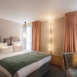 Handsome Hotel By Elegancia